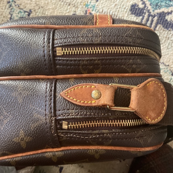 Louis Vuitton Monogram Reporter Crossbody PM - Picture 12 of 16